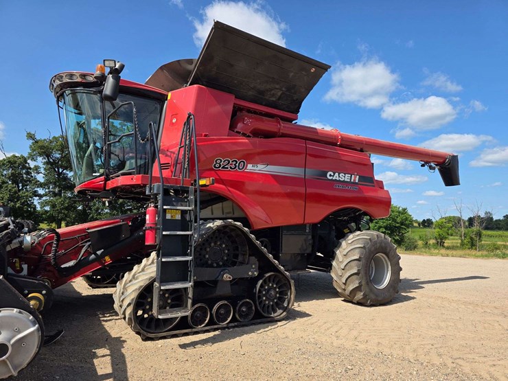 2013-case-ih-8230-image-2