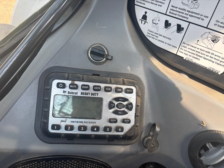2015-bobcat-t650-image-14