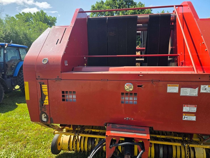 new-holland-br7090-image-18