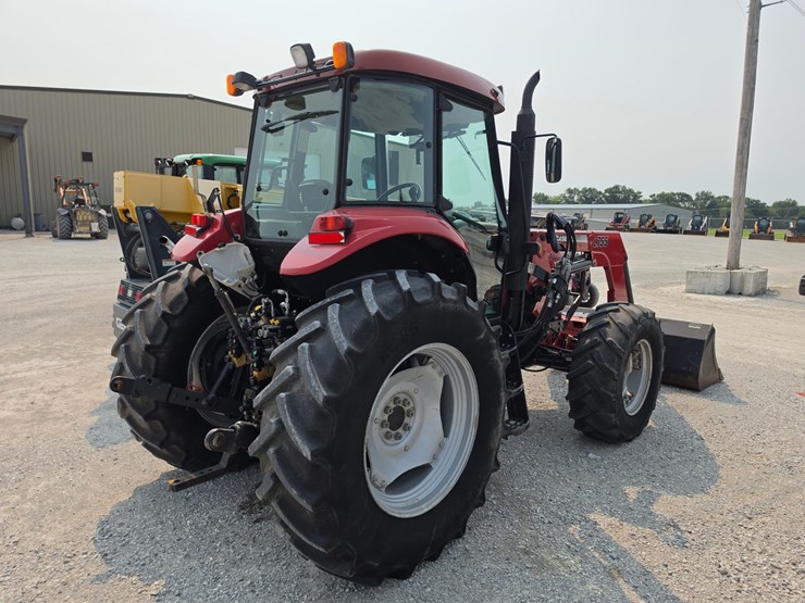case-ih-farmall-140a-image-20