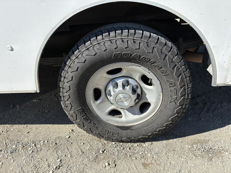 2017-chevrolet-express-g3500-image-5