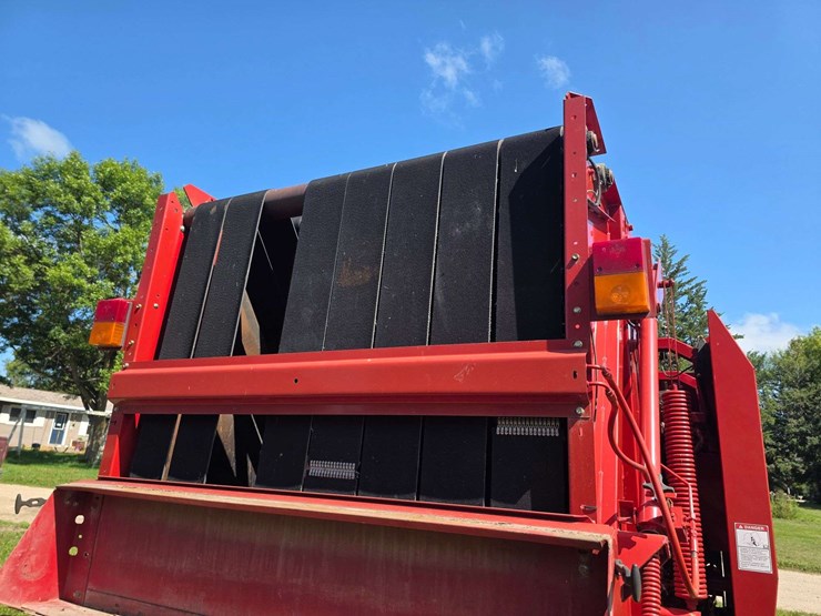 new-holland-br7090-image-34