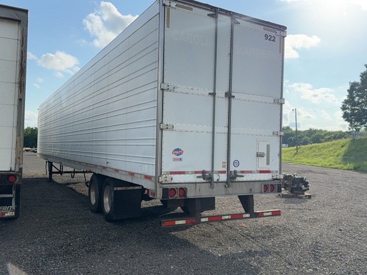 2009-utility-53'-image-7