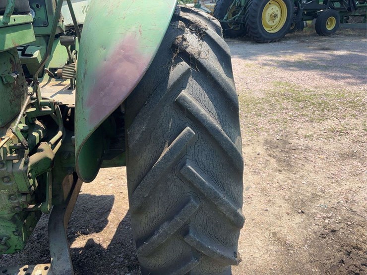 john-deere-630-image-85