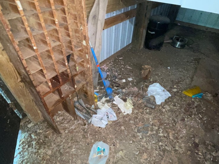 #7106-•-contents-of-ground-image-3