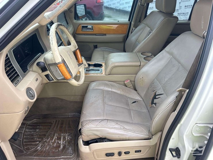 2007-lincoln-navigator-image-16