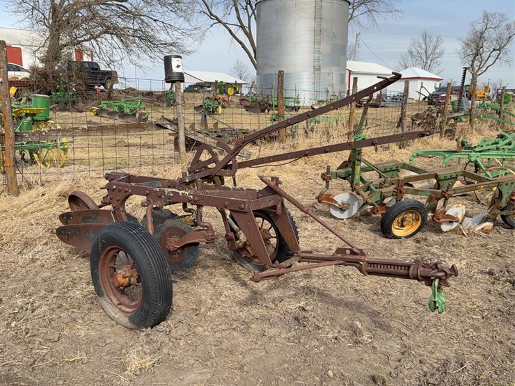 john-deere-no.-44-pull-type-two-bottom-plow-image-7