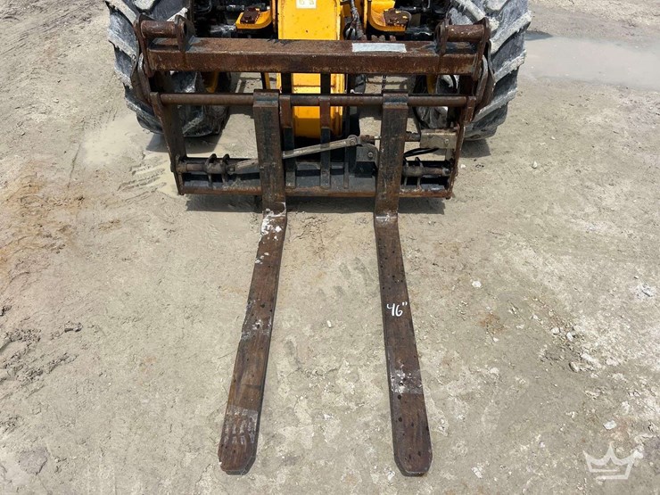 2014-jcb-527-58-image-30