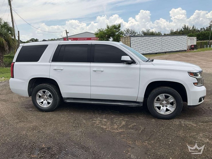 2020-chevrolet-tahoe-image-2