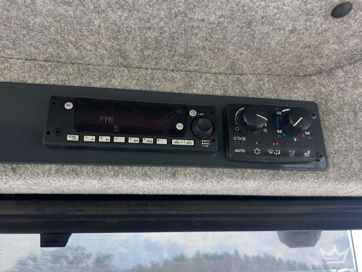 2022-deere-260e-image-37