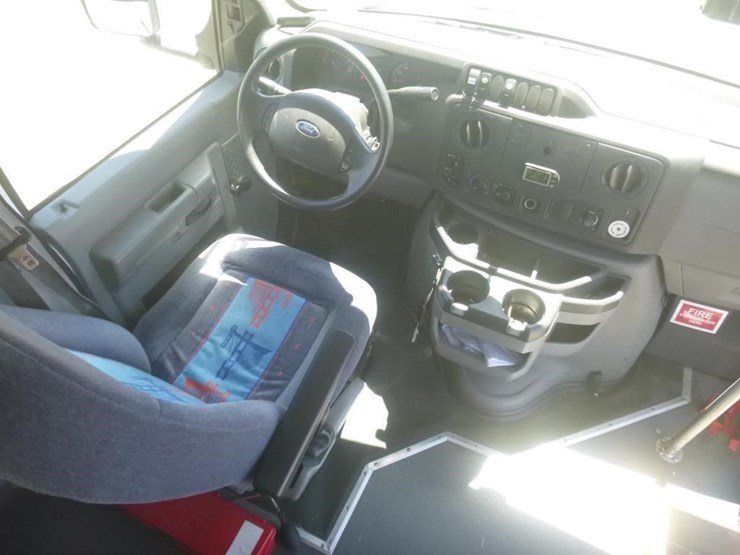 2015-ford-e350-image-9