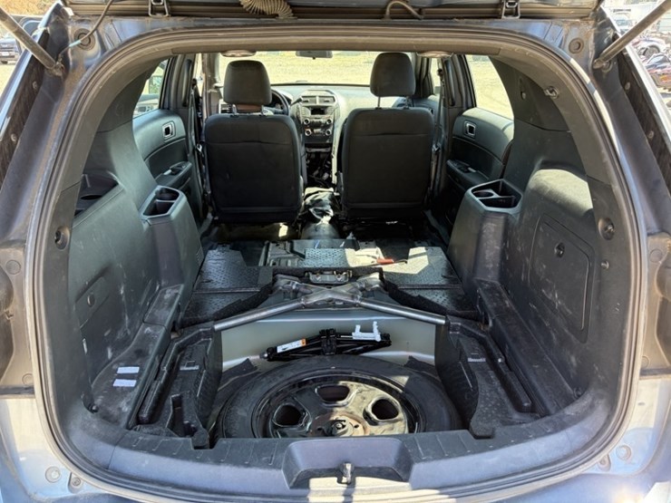 2017-ford-explorer-image-22