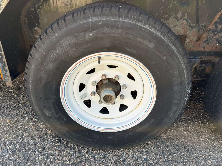 2016-pj-tandem-axle-trailer,-83”-wide,-16’+2’-beavertail,-st235/80r16-tires,-8-bolt-hubs,-5’x16”-ram-image-12