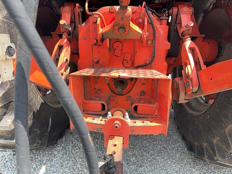case-2590-tractor-image-11