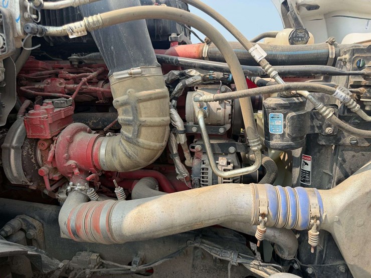 2024-freightliner-semi,-cummins-x15-engine,-420,478-miles,-10-speed,-full-locking-rear-ends,-tri-axl-image-30