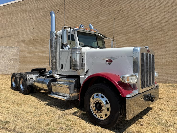 2014-peterbilt-388-image-4