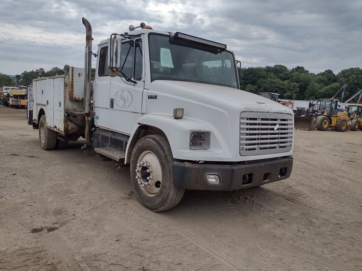 freightliner-fl70-image-43