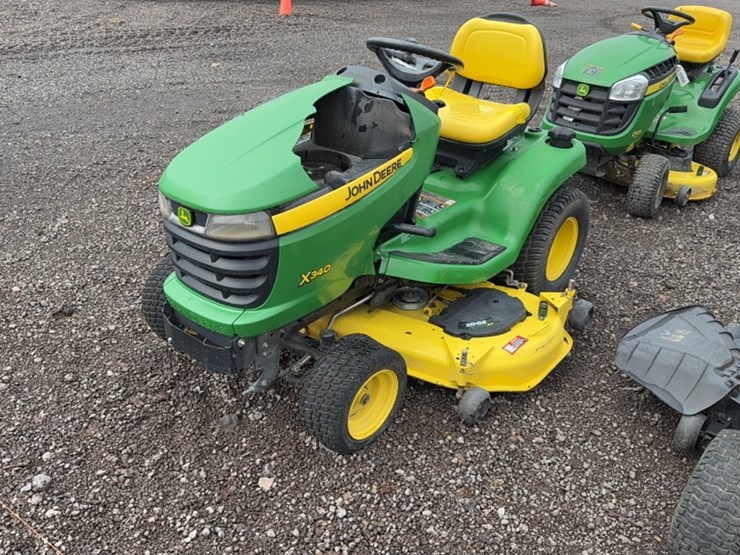 john-deere-x340-image-1