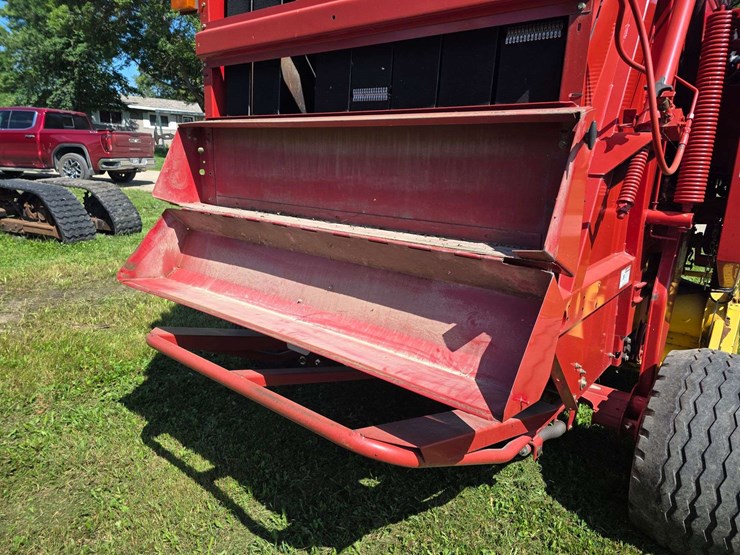 new-holland-br7090-image-33