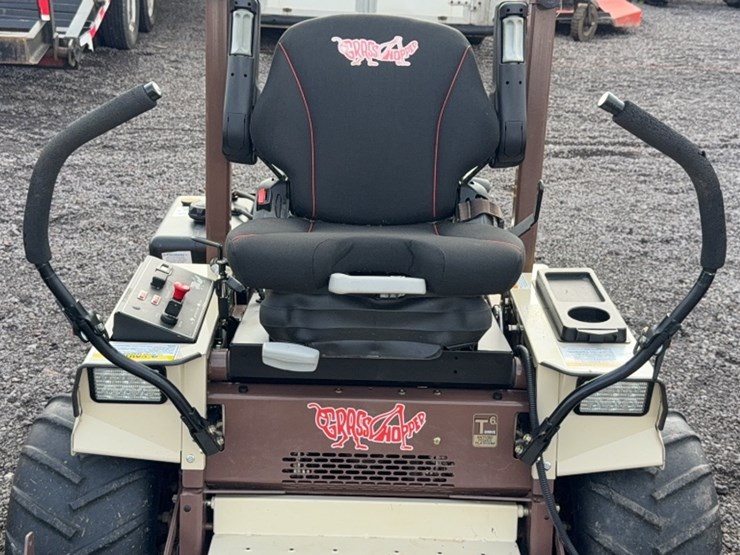 #3076-•-grasshopper-729-zero-turn-mower-image-6
