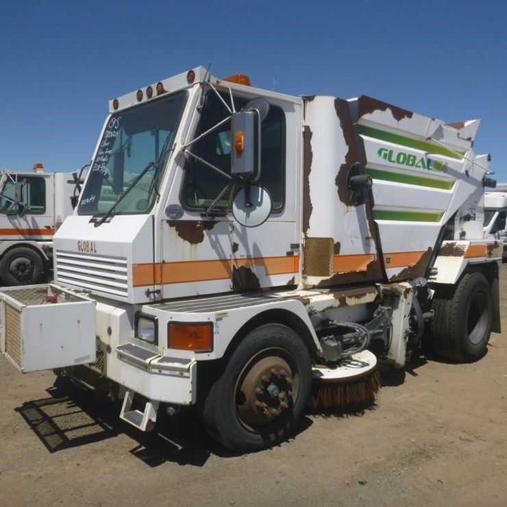 2013 GLOBAL M4 SWEEPER
