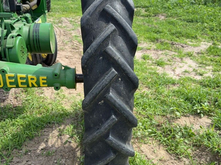 john-deere-model-b-image-15