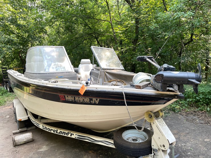 #7002-•-2004-crestliner-2050-sportfish-boat-&-trailer-(mn-title-in-delay)-image-18