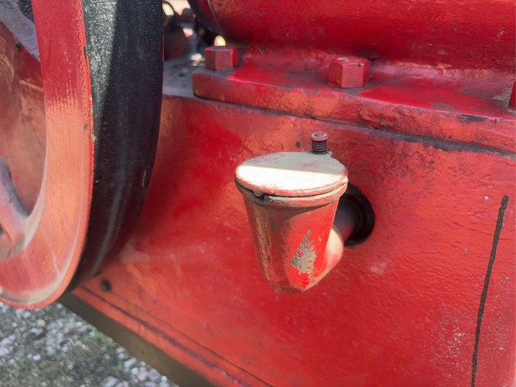 economy-7-horse-hit-and-miss-engine,-cart,-and-original-base-image-25