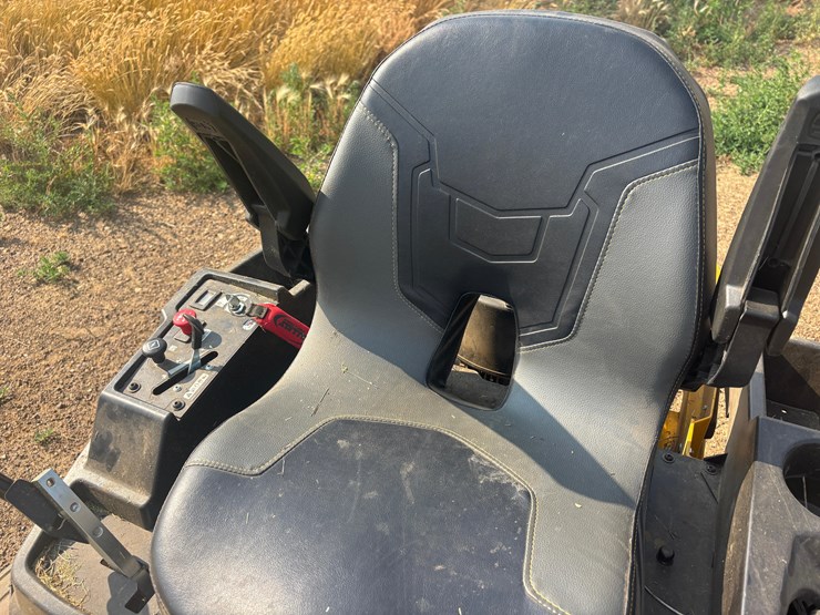 hustler-zero-turn-mower-image-10