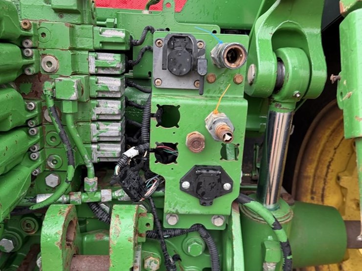 2012-john-deere-7230r-image-24