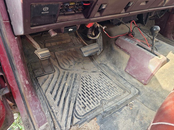 1989-chevrolet-cheyenne-3500-image-29