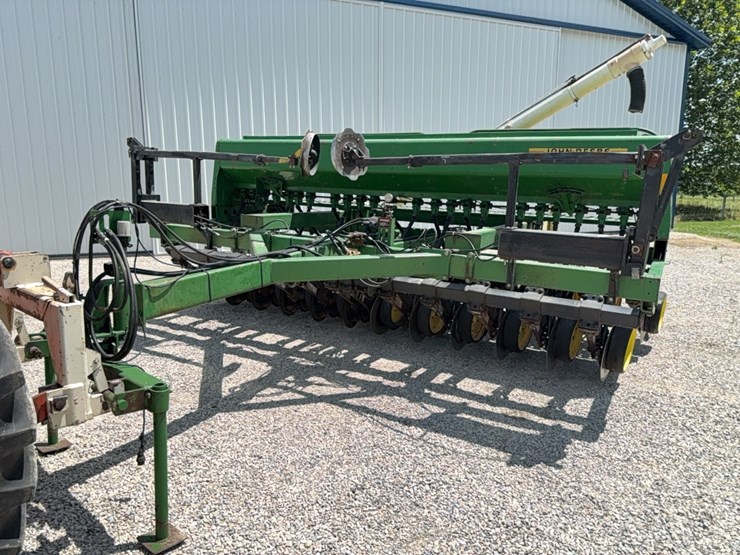 john-deere-750-image-2