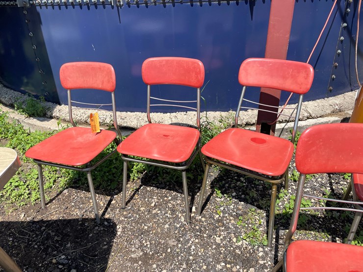 #4710-•-table-and-chairs-image-9
