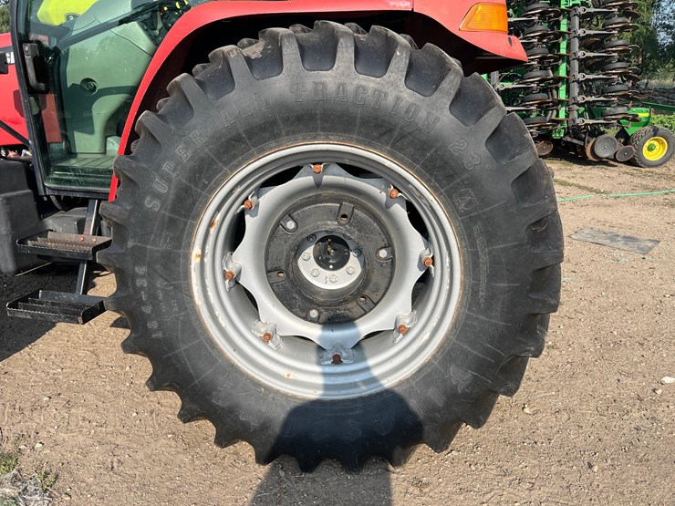 case-ih-jx1100u-tractor-image-20