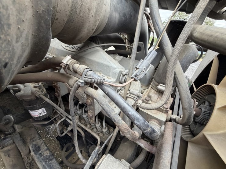 1990-ford-l8000-image-15