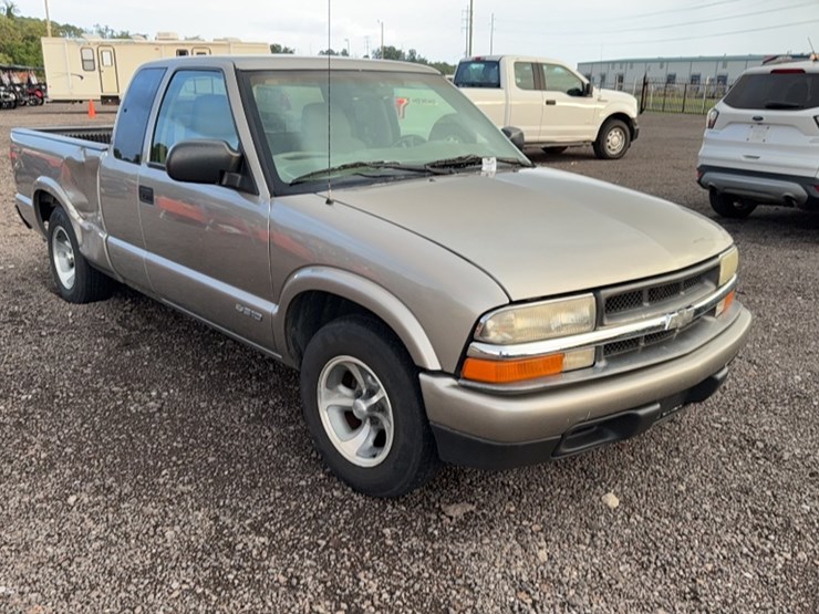 2003-chevrolet-s10-image-3