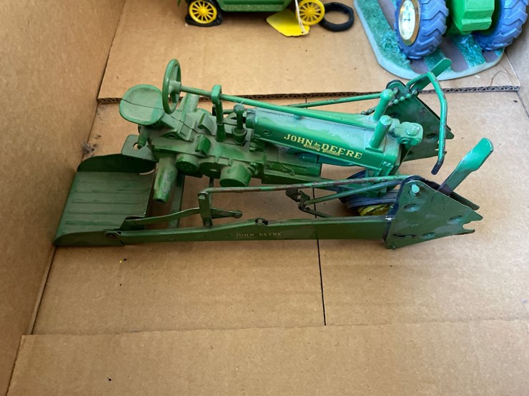 #4713-•-assortment-of-toy-tractors-image-13