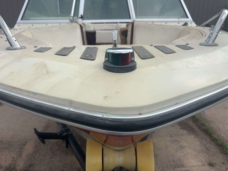 18’-cobalt-boat-and-trailer-image-44