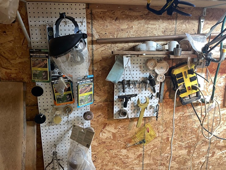 #7140-•-contents-of-wall-image-6