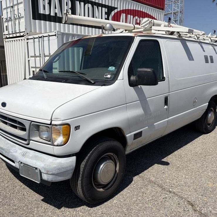 2002 FORD E350