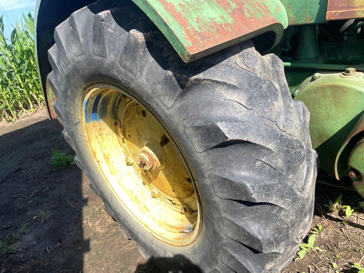 john-deere-r-image-8
