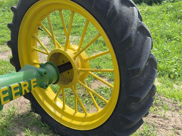 john-deere-model-b-image-16
