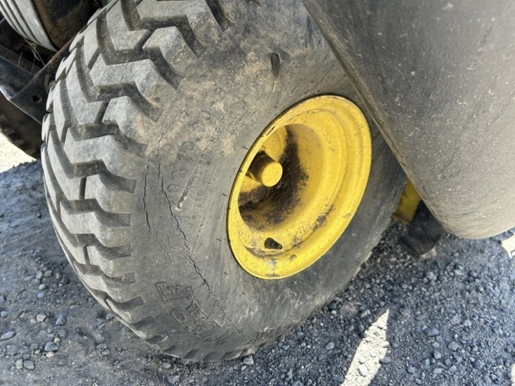 2001-john-deere-lt133-image-23