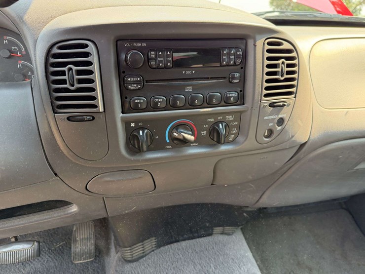 2004-ford-f150-image-44