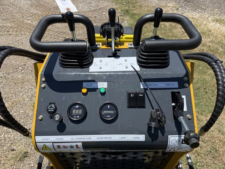 #240-•-mini-skid-steer-stand-on-loader---ssl60---gas-image-6
