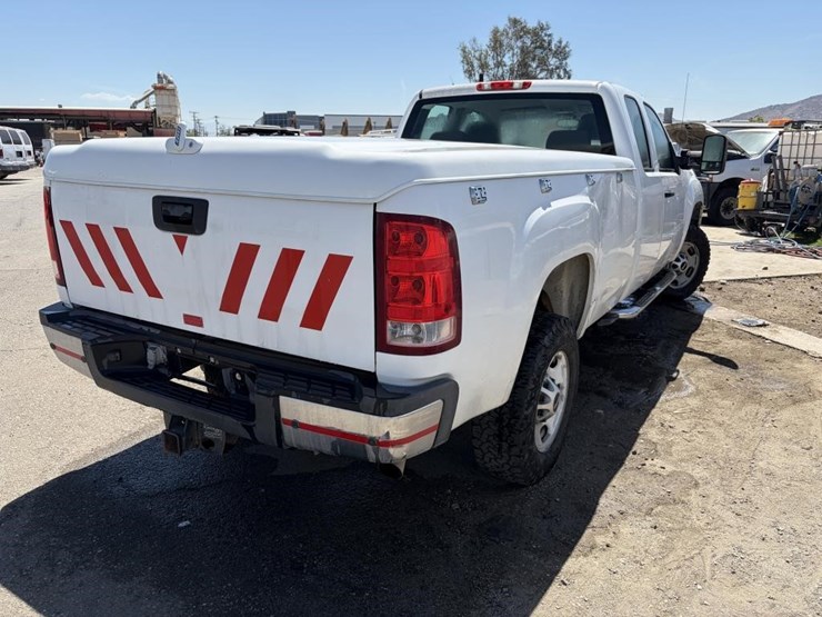 2012-gmc-sierra-2500-image-3