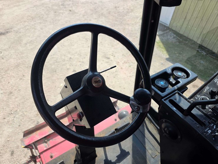 1994-case-ih-1688-image-73