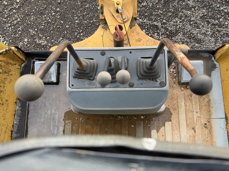 caterpillar-416c-image-20