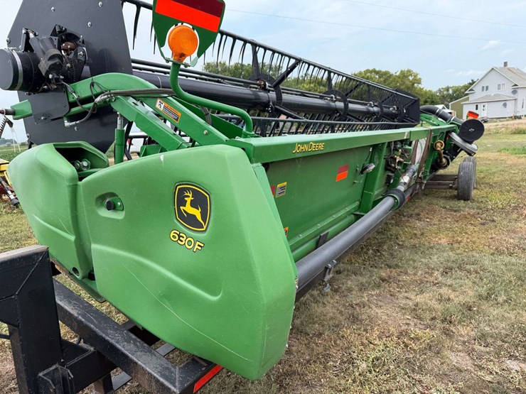 john-deere-630f-image-3