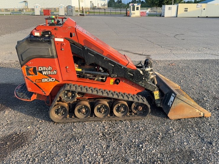 ditch-witch-sk800-image-2